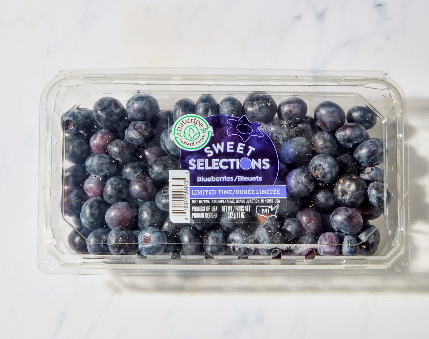 Naturipe Sweet Selections Blueberries, image 1 of 2 slides