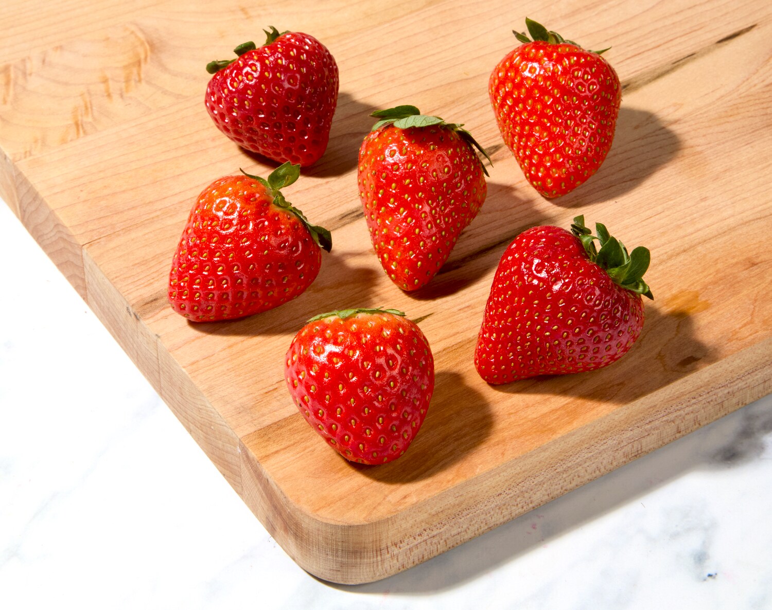 Oishii Strawberry Bento Box, image 2 of 2 slides
