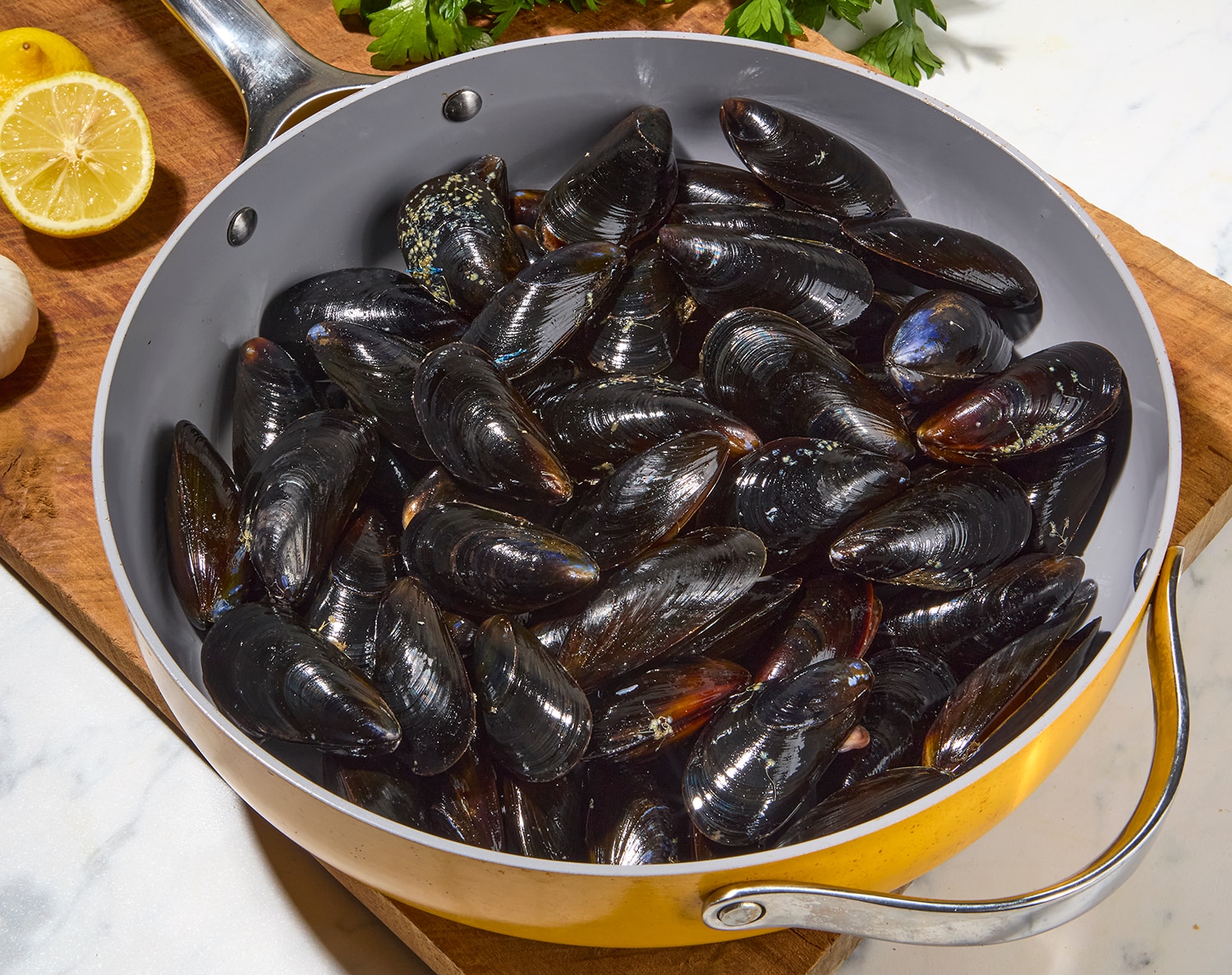 Organic Iceberg Mussels , image 2 of 2 slides