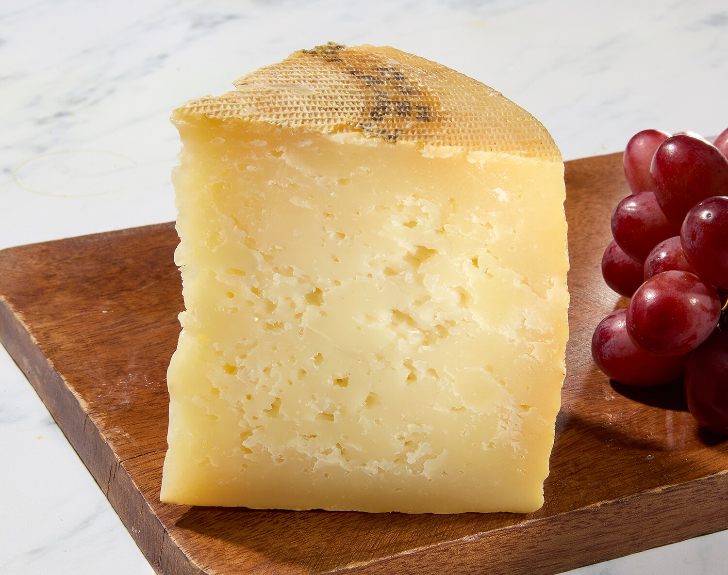 Pasamontes Manchego Artesano Aged 12 Month, image 2 of 2 slides
