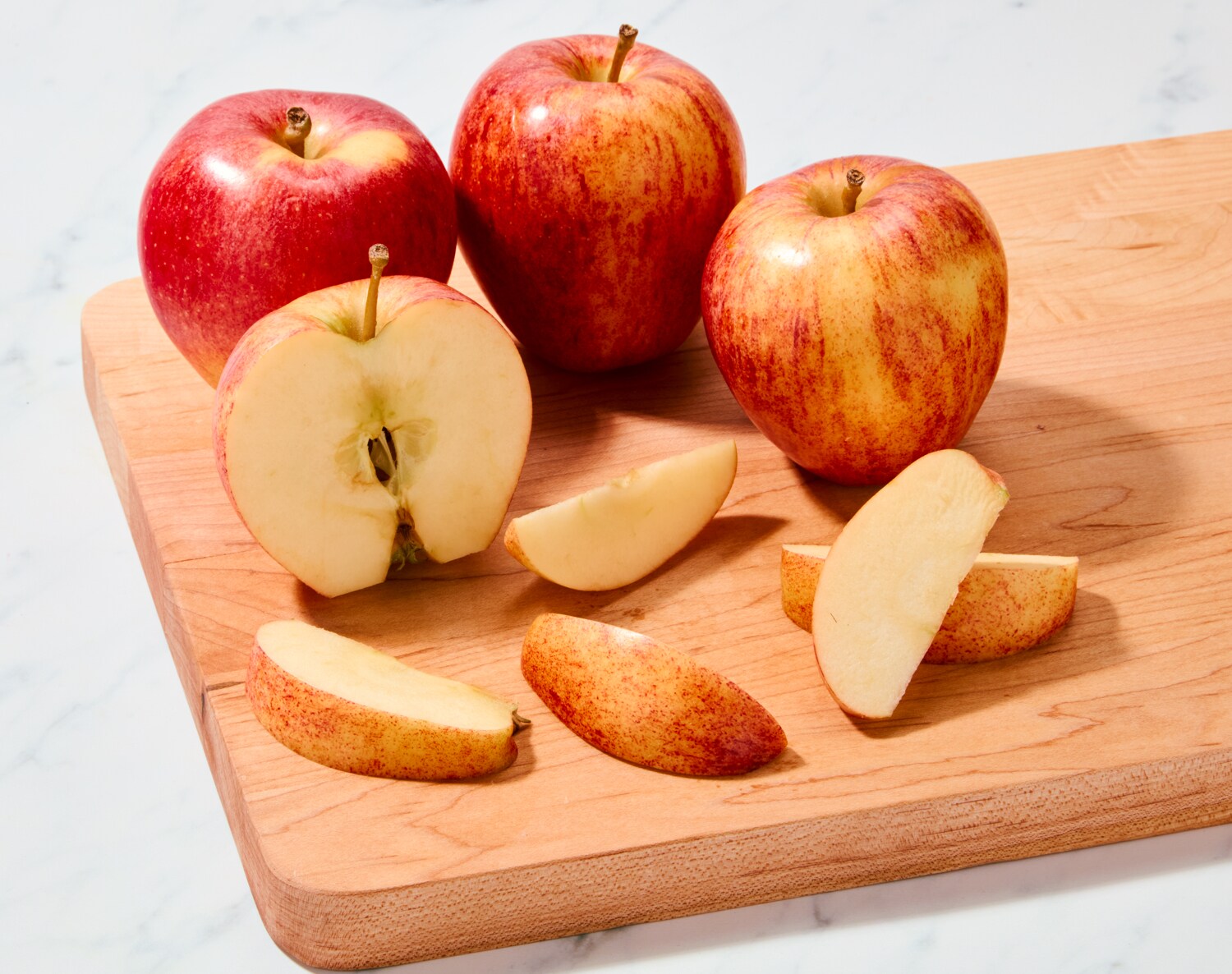 Hudson Valley Gala Apples, image 2 of 2 slides