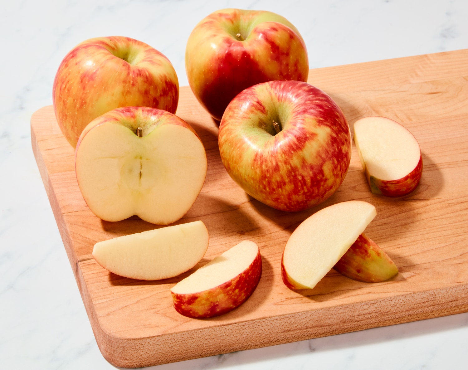 Rainier Organic Honeycrisp Apples, image 2 of 2 slides