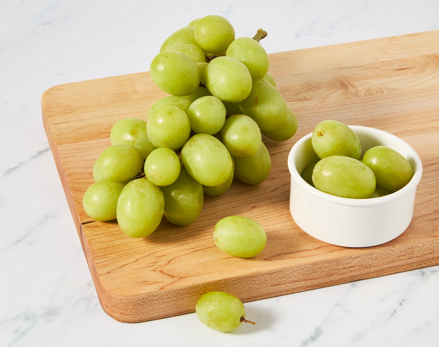 Green Seedless Grapes, image 2 of 2 slides