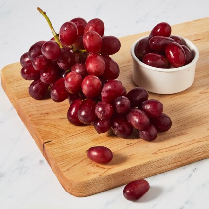 Red Seedless Grapes, image 2 of 2 slides