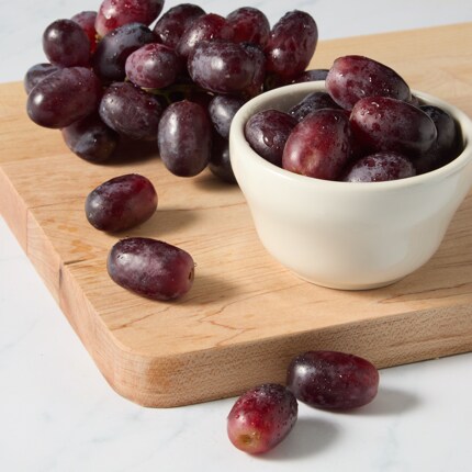 Organic Red Seedless Grapes, image 2 of 2 slides