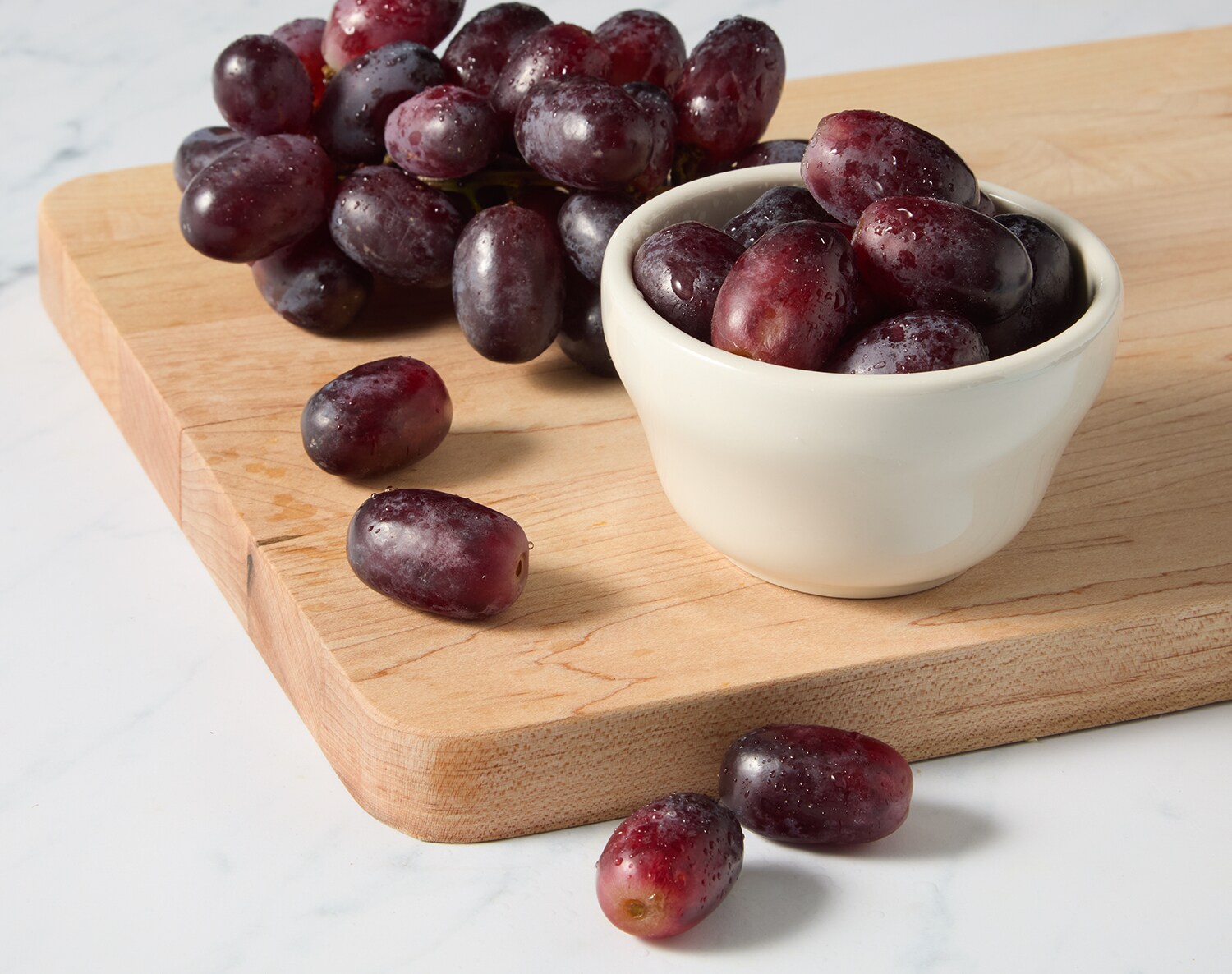 Organic Red Seedless Grapes, image 2 of 2 slides