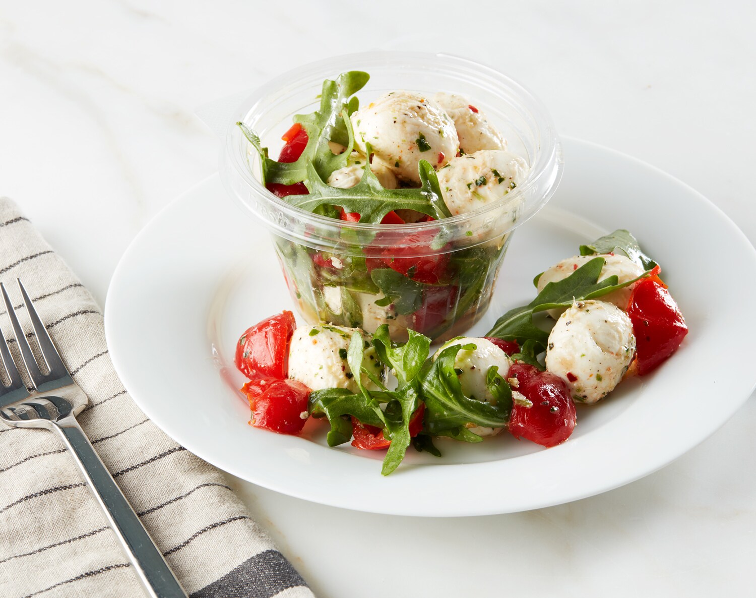 FreshDirect Marinated Mozzarella, Peppadew and Arugula Snack Pot