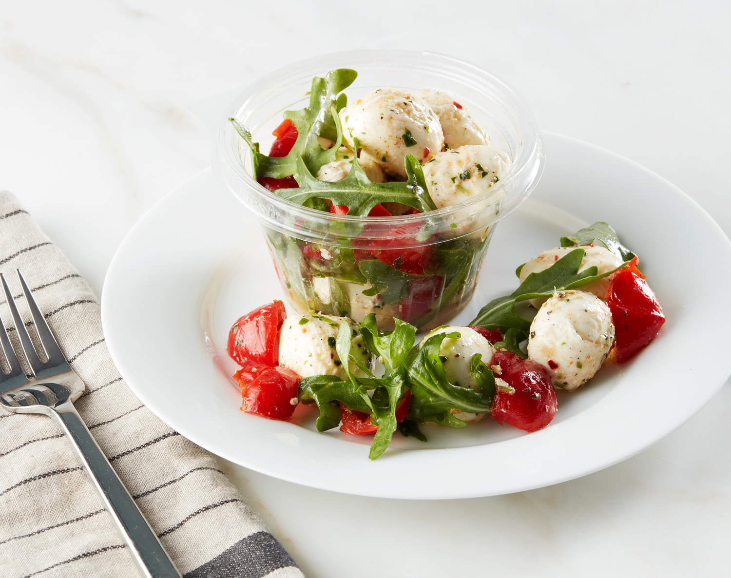 FreshDirect Marinated Mozzarella, Peppadew and Arugula Snack Pot