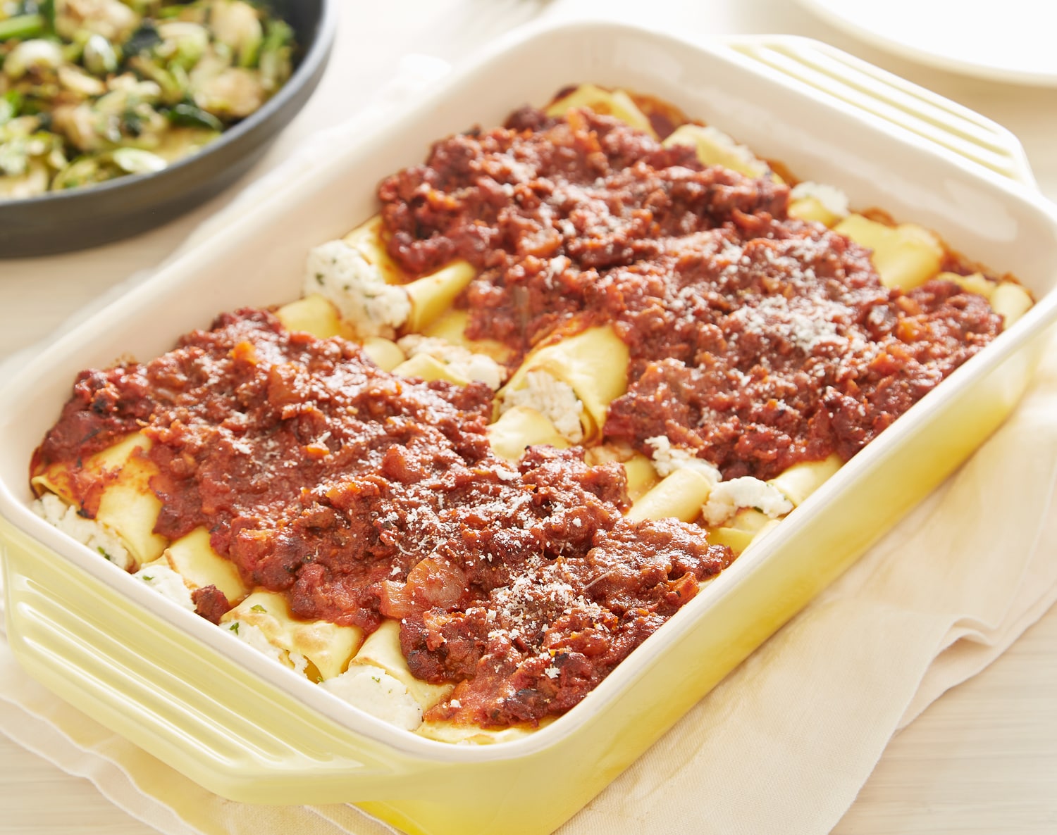 FreshDirect Cheese Manicotti with Beef Bolognese, Family Size