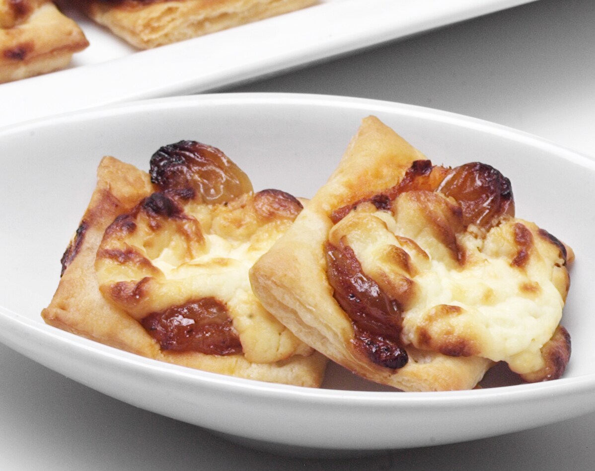 FreshDirect Frozen Crostini with Onion-Rosemary Marmalade and Goat Cheese