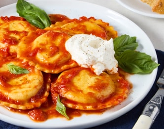FreshDirect Four-Cheese Ravioli in Tomato Sauce, Single Serving Meal