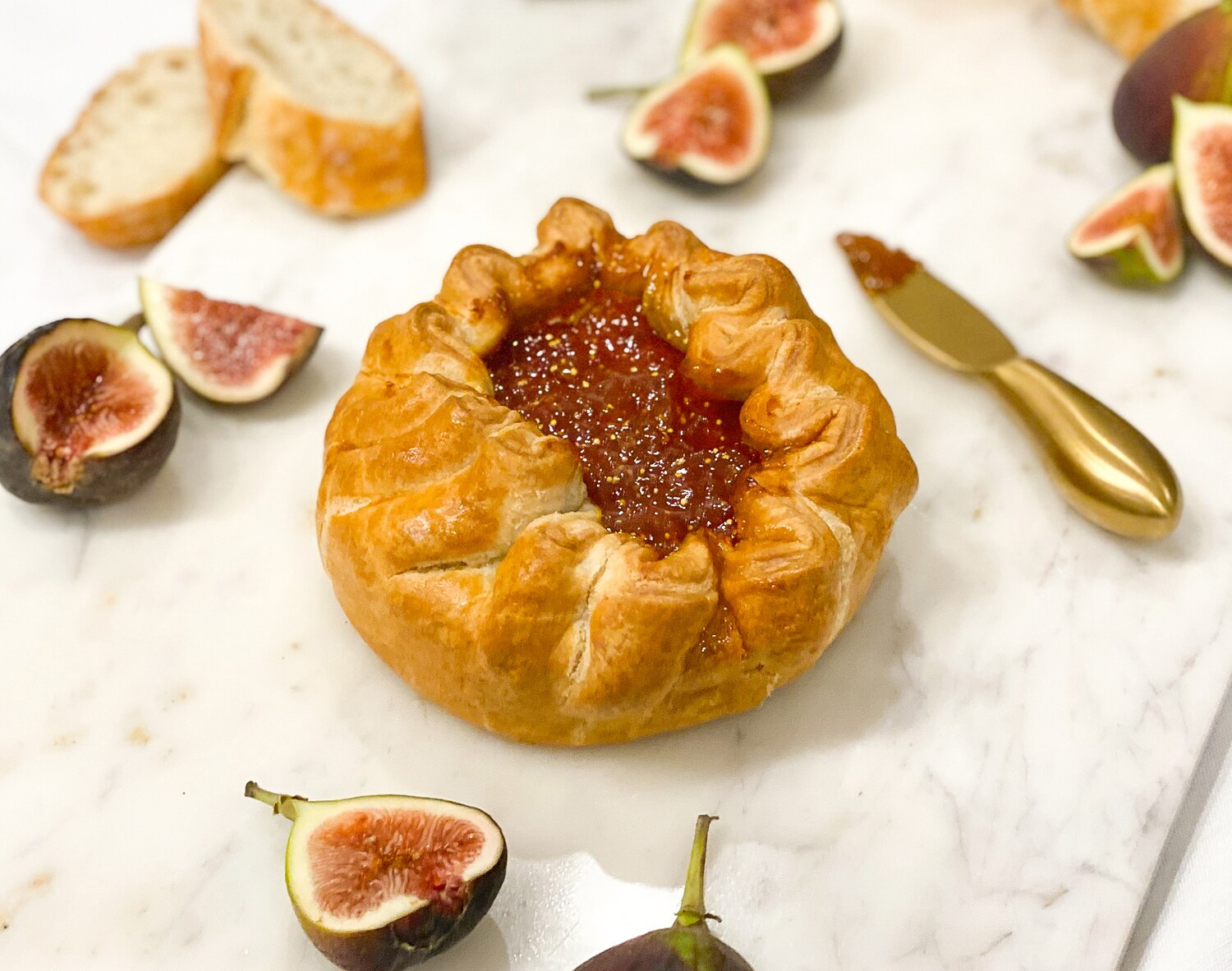 C'est Gourmet Fig Brie en Croute, Frozen