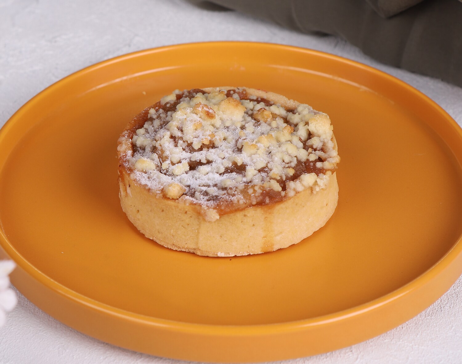 L'amour de Paris Apple Crumb Mini Pie, Frozen